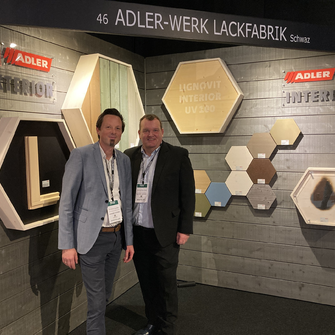 Christian Laucher (li.) und Manfred Höfurthner empfingen die Gäste am ADLER-Stand.  | © ADLER