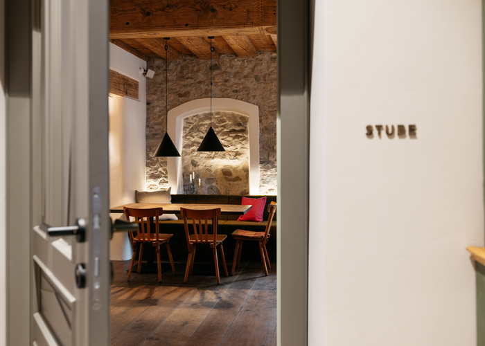 Alle Bereiche des Hotels sind in einem spannenden Mix aus modernem Design und Vintage-Ästhetik gestaltet. | © Refugium Lunz / Gregor Hofbauer