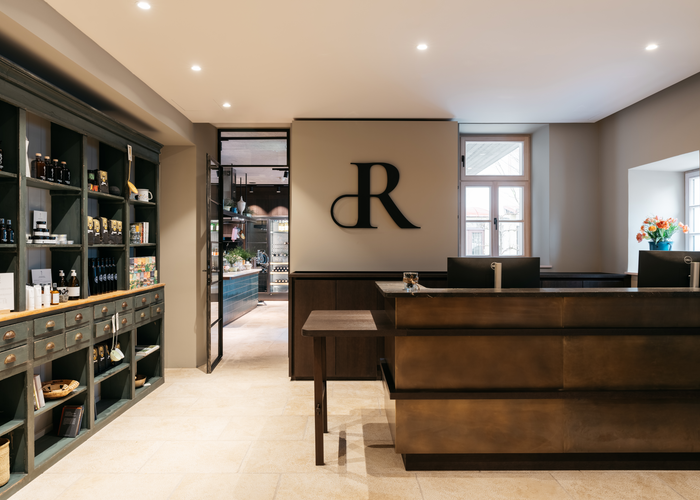 Alle Bereiche des Hotels sind in einem spannenden Mix aus modernem Design und Vintage-Ästhetik gestaltet. | © Refugium Lunz / Gregor Hofbauer