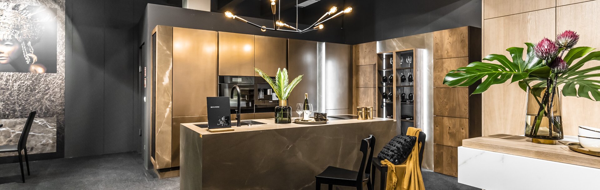 Ⓒ Copyright 2016 STRAZYNSKI STUDIO  Ⓒ Copyright 2016 STRAZYNSKI STUDIO